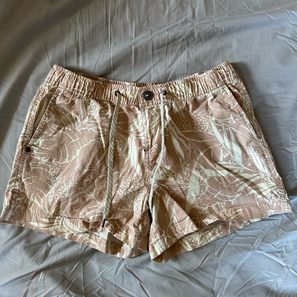 Vuori Tan and Cream Women's Shorts